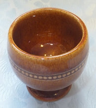 Lade das Bild in den Galerie-Viewer, EIERBECHER "Old" - Keramik / Steingut, Klassisch Nordisch Motiv Dekor (BC)