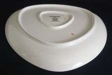 Lade das Bild in den Galerie-Viewer, DESSERTTELLER "Diadem" - Porzellan, Goldrand Blatt Blätter Herbstlaub Motiv Dekor (BC)