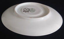 Lade das Bild in den Galerie-Viewer, UNTERTASSE - Porzellan, Goldrand Abstrakt Färbendes Motiv Dekor (BC)