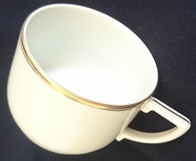 Lade das Bild in den Galerie-Viewer, 2er Set 2er KAFFEEGEDECKE - Porzellan, Goldrand Klassisch Linien Motiv Dekor