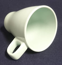 Lade das Bild in den Galerie-Viewer, KAFFEETASSE - Keramik / Steingut, Einfärbiges Moderne Form Motiv Dekor (BC)