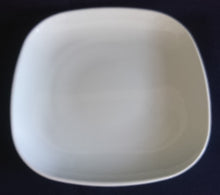 Lade das Bild in den Galerie-Viewer, SPEISETELLER - Porzellan, Einfärbige Quadratische Ovale Ecken Form Motiv Dekor (nBC)