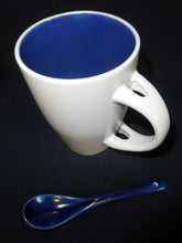 Lade das Bild in den Galerie-Viewer, 2er Set KAFFEETASSEN & LÖFFEL - Keramik / Steingut, Klassisch Modern Zweifärbiges Dekor