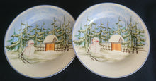 Lade das Bild in den Galerie-Viewer, DESSERTTELLER "Gallery" - Porzellan, Wald Baum Bäume Schneemann Zaun Holz Haus Futterkrippe Motiv Dekor (BC)