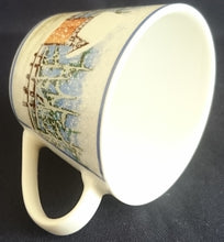 Lade das Bild in den Galerie-Viewer, KAFFEETASSE "Gallery" - Porzellan, Wald Baum Bäume Schneemann Zaun Holz Haus Futterkrippe Motiv Dekor (BC)