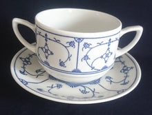 Lade das Bild in den Galerie-Viewer, 2er Set 2er SUPPENTASSEN GEDECKE - Porzellan, Indisch Blau Strohblumen Motiv Dekor