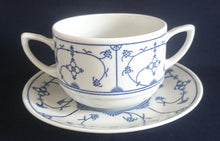 Lade das Bild in den Galerie-Viewer, SUPPENTASSEN UNTERTELLER - Porzellan, Indisch Blau Strohblumen Motiv Dekor