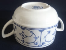 Lade das Bild in den Galerie-Viewer, SUPPENTASSE - Porzellan, Indisch Blau Strohblume Motiv Dekor (oBE)