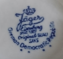 Lade das Bild in den Galerie-Viewer, SUPPENTASSE - Porzellan, Indisch Blau Strohblume Motiv Dekor (oBE)