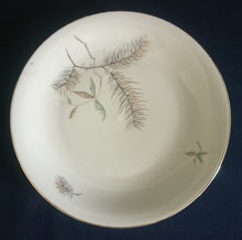 Lade das Bild in den Galerie-Viewer, DESSERTTELLER - Porzellan, Goldrand Flora Tannenzweige Blatt Blätter Nadeln Motiv Dekor