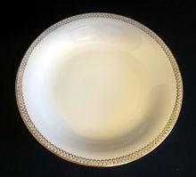 Lade das Bild in den Galerie-Viewer, 2er Set SUPPENTELLER - Porzellan, Goldrand Schleifen Kreise Punkte Motiv Dekor