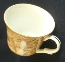 Lade das Bild in den Galerie-Viewer, 2er Set KAFFEETASSEN - Porzellan, Goldrand Perlmut Abstrakt Batik Motiv Dekor