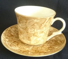 Lade das Bild in den Galerie-Viewer, 2er Set 3er KAFFEEGEDECK - Porzellan, Goldrand Perlmut Abstrakt Batik Motiv Dekor