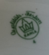 Lade das Bild in den Galerie-Viewer, DESSERTTELLER - Porzellan, Goldrand Außen Innen Gewölbter Relief Außen Motiv Dekor