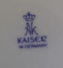 Lade das Bild in den Galerie-Viewer, SAMMELTELLERCHEN UNTERSETZER - Porzellan, Stadt Berlin Sehnswürdigkeit Brandenburger Tor Motiv Dekor (BC)