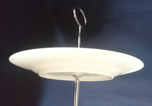 Lade das Bild in den Galerie-Viewer, 2 EBENEN ETAGERE "Golf Collection" - Porzellan & Metall, Gesprenkeltes Punkte Rand Linien Abstrakt Motiv Dekor