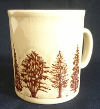 Lade das Bild in den Galerie-Viewer, KAFFEETASSE - Keramik / Steingut, Flora Natur Baum Bäume Holz Relief Motiv Dekor