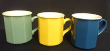 Lade das Bild in den Galerie-Viewer, KAFFEETASSE - Keramik / Steingut, Achtkantige Oktagon Form Motiv Dekor (Hellblau Grünlich)