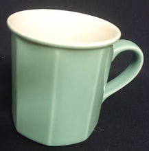 Lade das Bild in den Galerie-Viewer, KAFFEETASSE - Keramik / Steingut, Achtkantige Oktagon Form Motiv Dekor (Hellblau Grünlich)