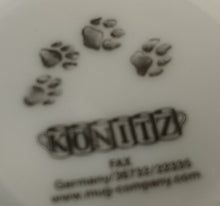 Lade das Bild in den Galerie-Viewer, 2er ESPRESSO KAFFEEGEDECK "African Spirit" - Porzellan, African Spirit Aufschrift Fauna Tierspuren Zebra Giraffe Nashorn Löwe Elefant Motiv Dekor