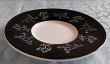 Lade das Bild in den Galerie-Viewer, 2er ESPRESSO~ KAFFEEGEDECK "Style No. 6"- Porzellan, Männchen Figur Symbol Körperhaltung Tätigkeit Tanzen Dancing