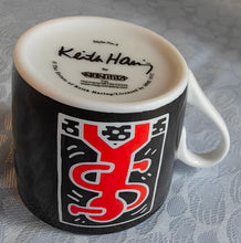 Lade das Bild in den Galerie-Viewer, 2er ESPRESSO~ KAFFEEGEDECK "Style No. 6"- Porzellan, Männchen Figur Symbol Körperhaltung Tätigkeit Tanzen Dancing