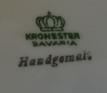 Lade das Bild in den Galerie-Viewer, SUPPENTELLER "Frieda" - Porzellan, Breiter 3farbiger Rand Motiv Dekor, Handgemalt / Hand painted