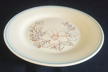 Lade das Bild in den Galerie-Viewer, DESSERTTELLER - Porzellan, Doppelter Linien Rand Flora Wildblumen Blüten Motiv Dekor