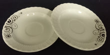 Lade das Bild in den Galerie-Viewer, ESPRESSO UNTERTASSE - Porzellan, Kreise Spiralen Linien Abstrakt Punkte Relief Motiv Dekor