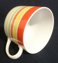Lade das Bild in den Galerie-Viewer, KAFFEETASSE - Porzellan, Streifen Balken Linien Regenbogenfarben Motiv Dekor (BC)