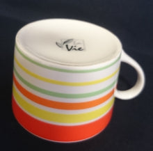 Lade das Bild in den Galerie-Viewer, 2er Set KAFFEETASSEN - Porzellan, Streifen Balken Linien Regenbogenfarben Motiv Dekor (BC)