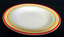 Lade das Bild in den Galerie-Viewer, 2er Set SUPPENTELLER - Porzellan, Streifen Balken Linien Regenbogenfarben Motiv Dekor (BC)