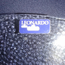 Lade das Bild in den Galerie-Viewer, TORTEN~ SERVIERPLATTE - Hartglas, Hammerschlag Relief Motiv Dekor