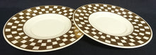 Lade das Bild in den Galerie-Viewer, UNTERTASSE - Porzellan, Goldrand Breite Streifen Vierecke Quadrate Schachbrett Punkte Motiv Dekor