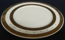 Lade das Bild in den Galerie-Viewer, DESSERTTELLER - Porzellan, Goldrand Breite Streifen Vierecke Quadrate Punkte Motiv Dekor