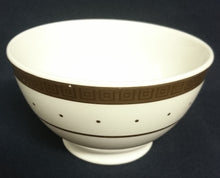 Lade das Bild in den Galerie-Viewer, MÜSLI~ SERVIERSCHALE - Porzellan, Goldrand Breite Streifen Vierecke Quadrate Punkte Motiv Dekor