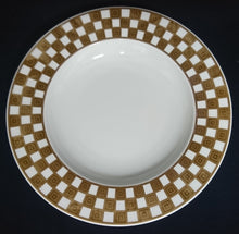 Lade das Bild in den Galerie-Viewer, SUPPENTELLER - Porzellan, Goldrand Vierecke Quadrate Schachbrett Motiv Dekor