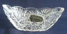 Lade das Bild in den Galerie-Viewer, DEKORATIONSSCHALE - 24% Pbo Bleikristall, Gezackter Rand Abstrakt Spiralen Zeichen Symbol Motiv Dekor