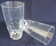 Lade das Bild in den Galerie-Viewer, 2er Set GETRÄNKEGLÄSER - Hartglas, Relief Smaragd Edelstein Motiv Dekor