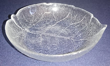 Lade das Bild in den Galerie-Viewer, 2er Set DESSERTSCHALEN - Hartglas, Geschliffenes Adriges Geäst Blatt Motiv Dekor