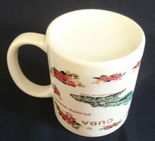 Lade das Bild in den Galerie-Viewer, KAFFEETASSE - Keramik / Steingut, Land Insel Flora Blumenblüten Aufschrift Cuba Atlantic Ocean Motiv Dekor (BC)