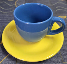 Lade das Bild in den Galerie-Viewer, 2er Set 3er KAFFEEGEDECK "Scandia" - Porzellan, Einfärbiges Modernes Motiv Dekor (Blau / Gelb / Blau)
