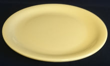 Lade das Bild in den Galerie-Viewer, 2er Set DESSERTTELLER "Scandia" - Porzellan, Einfärbiges Modernes Motiv Dekor (Gelb)