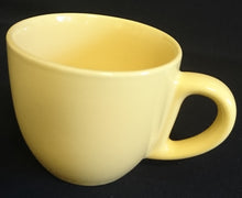 Lade das Bild in den Galerie-Viewer, 2er Set KAFFEETASSEN "Scandia" - Porzellan, Einfärbiges Modernes Motiv Dekor (Gelb)