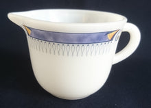 Lade das Bild in den Galerie-Viewer, 17 Teiliges TEESERVICE "USA Home Set" - Acrylglas, Abstrakt Wolken Schleier Batik Zeichen Symbol Motiv Dekor