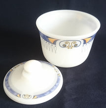 Lade das Bild in den Galerie-Viewer, 5er Set TEEKANNE & MICLHKÄNNCHEN & ZUCKERDOSE + DECKEL "USA Home Set" - Acrylglas, Abstrakt Wolken Schleier Batik Zeichen Symbol Motiv Dekor