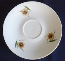 Lade das Bild in den Galerie-Viewer, 2er Set 2er KAFFEEGEDECKE - Porzellan, Goldrand Flora Sonnenblumen Blüten Natur Motiv Dekor