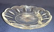 Lade das Bild in den Galerie-Viewer, 2er Set DESSERTSCHALEN (2 Kammer) - Hartglas, Sonnenstern Innerer Linien Relief Ovale Kreise Motiv Dekor