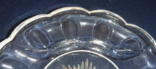 Lade das Bild in den Galerie-Viewer, DESSERTSCHALE (2 Kammer) - Hartglas, Sonnenstern Innerer Linien Relief Ovale Kreise Motiv Dekor