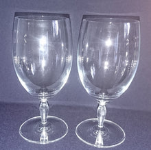 Lade das Bild in den Galerie-Viewer, PILS BIER GETRÄNKEGLAS - Hartglas, Klare Tulpenblumen Form